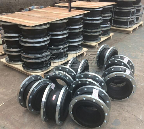 橡膠軟接頭怎么解決長(zhǎng)距離管線熱脹冷縮有位移的問(wèn)題